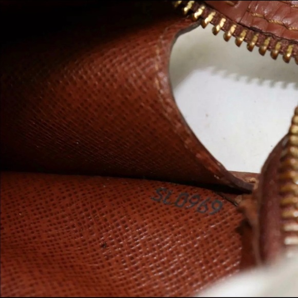 Authentic Louis Vuitton Pochette Homme - Picture 5 of 5